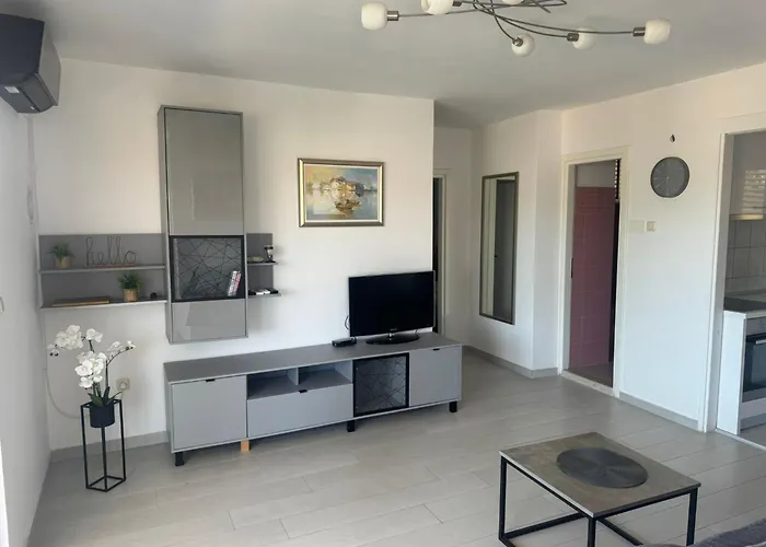 Genesis * 特罗吉尔